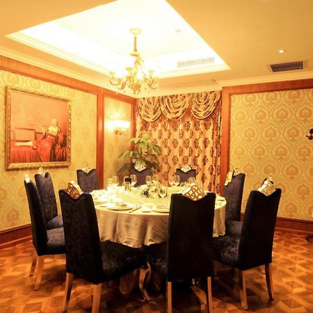 Chengdu French Theme Gold Palace Экстерьер фото