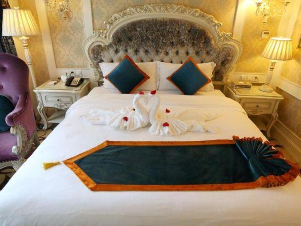 Chengdu French Theme Gold Palace Экстерьер фото