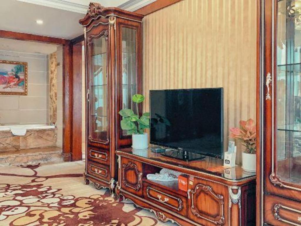 Chengdu French Theme Gold Palace Экстерьер фото