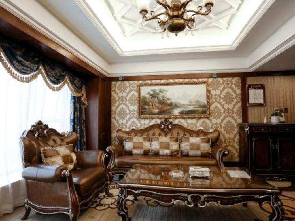 Chengdu French Theme Gold Palace Экстерьер фото