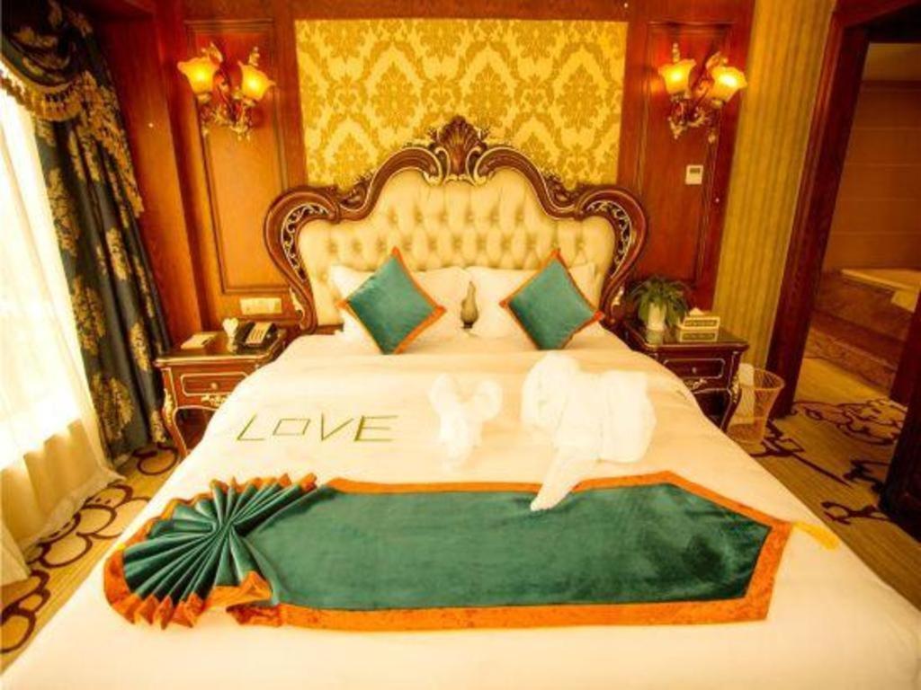Chengdu French Theme Gold Palace Экстерьер фото