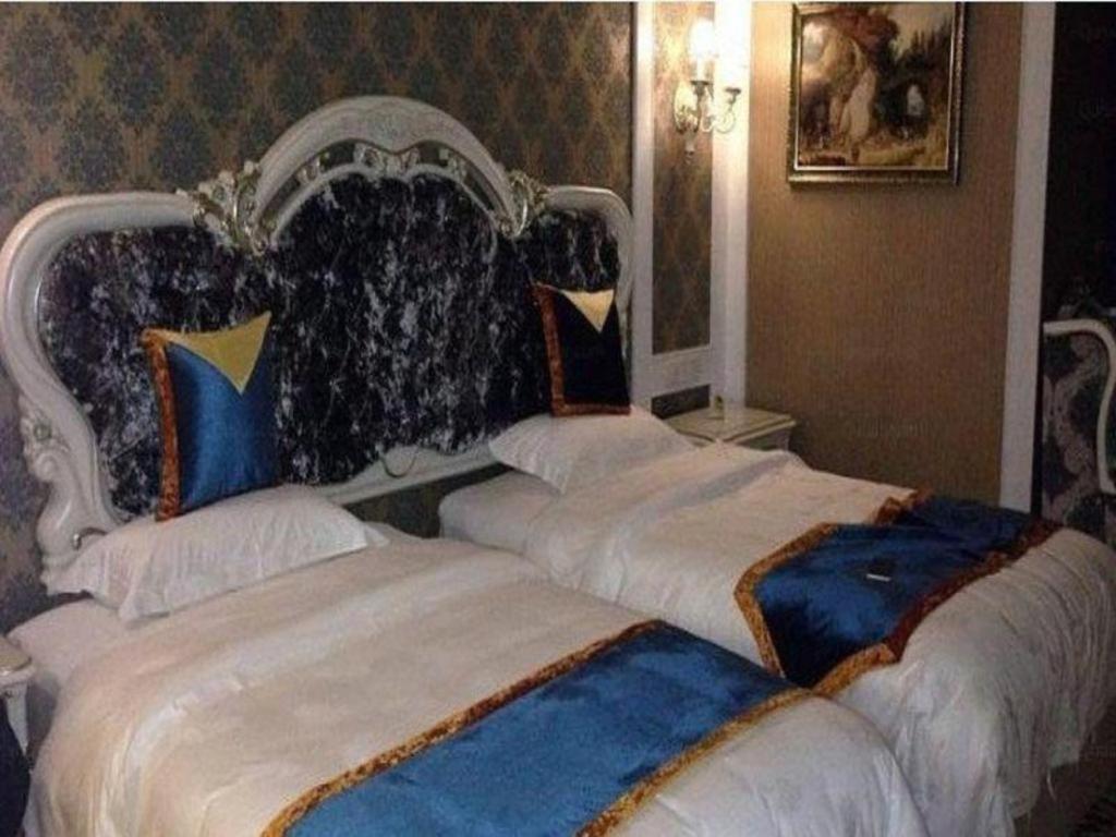 Chengdu French Theme Gold Palace Экстерьер фото