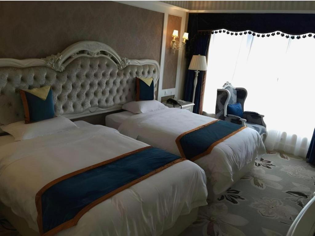 Chengdu French Theme Gold Palace Экстерьер фото