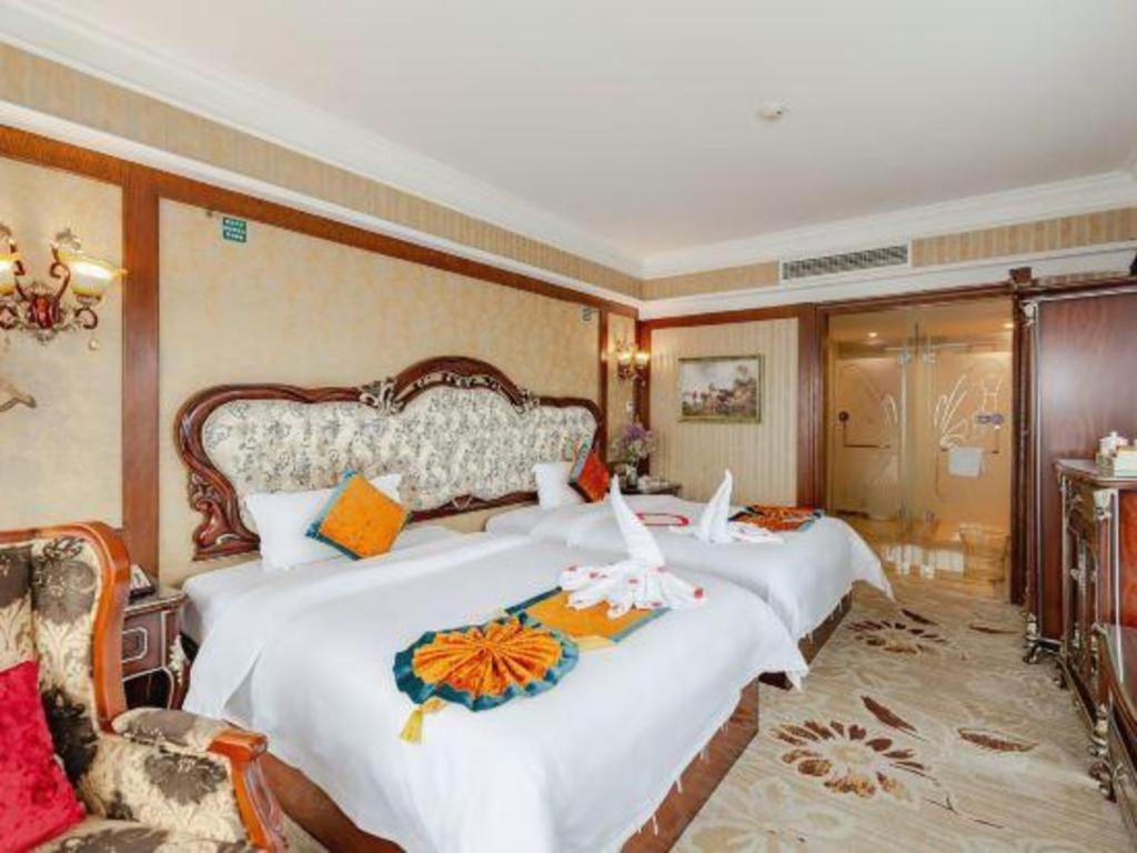Chengdu French Theme Gold Palace Экстерьер фото