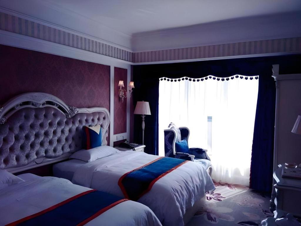 Chengdu French Theme Gold Palace Экстерьер фото