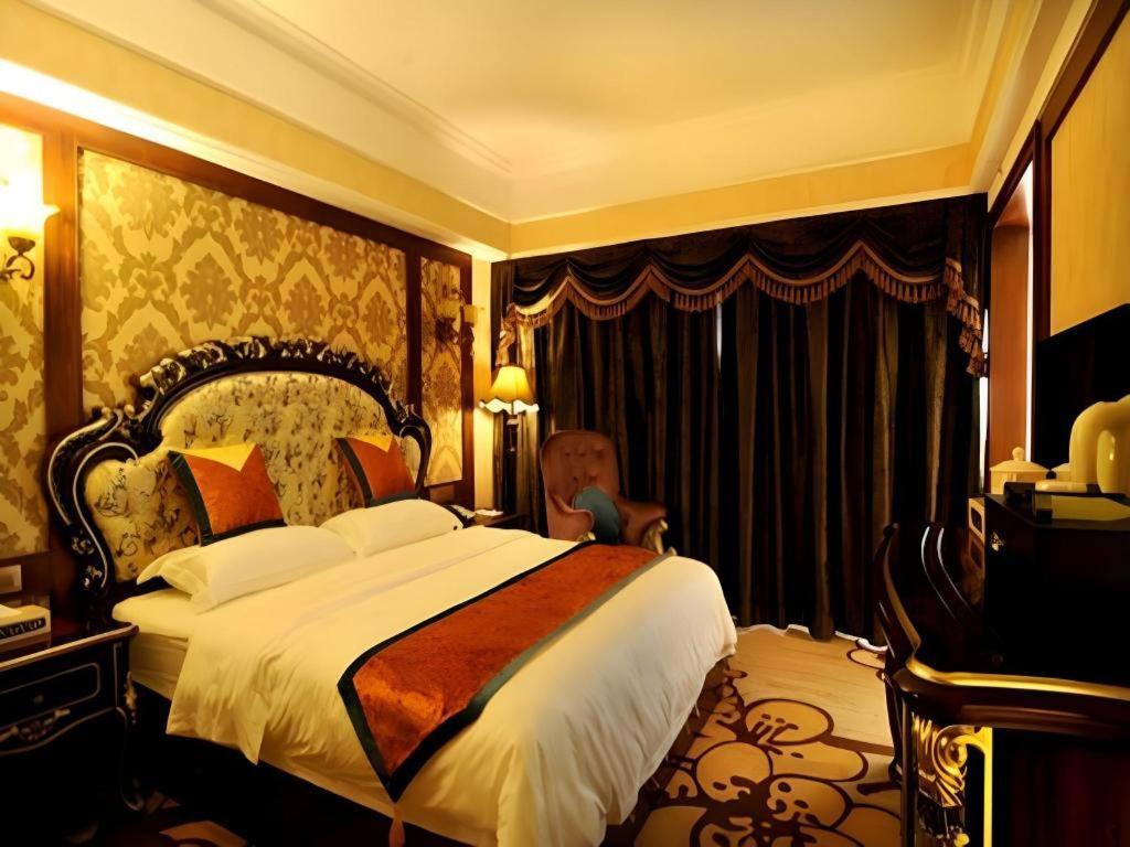 Chengdu French Theme Gold Palace Экстерьер фото