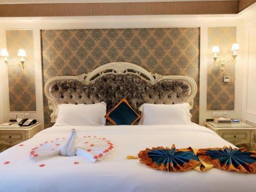 Chengdu French Theme Gold Palace Экстерьер фото