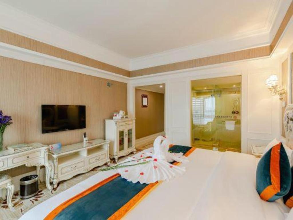 Chengdu French Theme Gold Palace Экстерьер фото