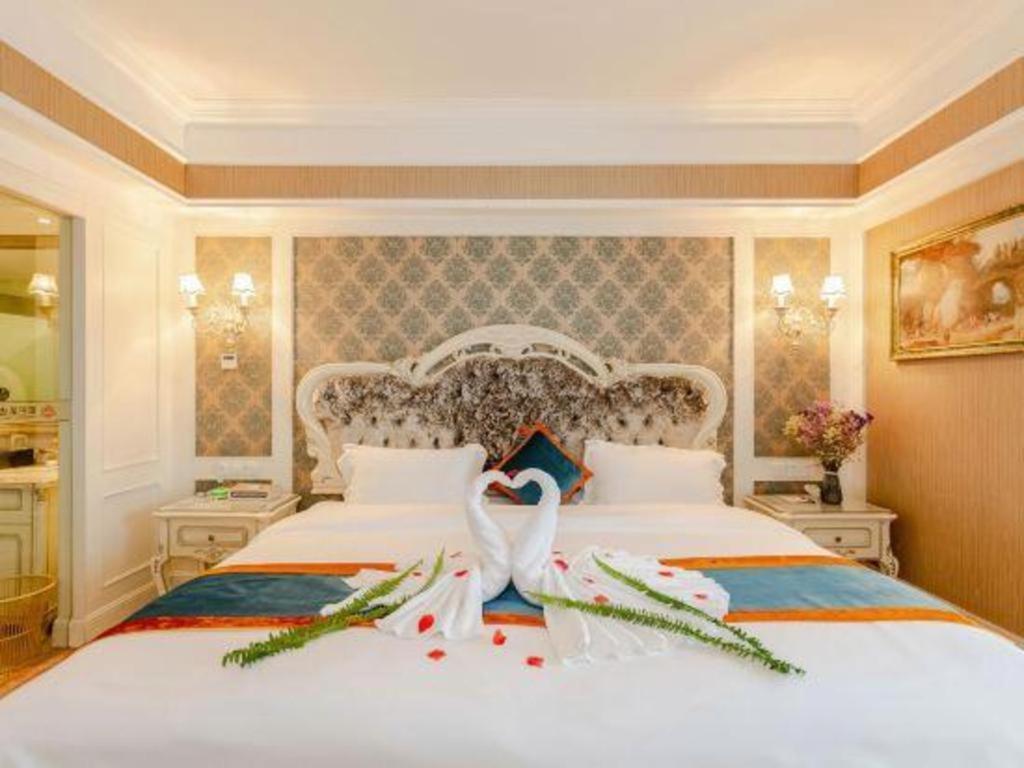 Chengdu French Theme Gold Palace Экстерьер фото