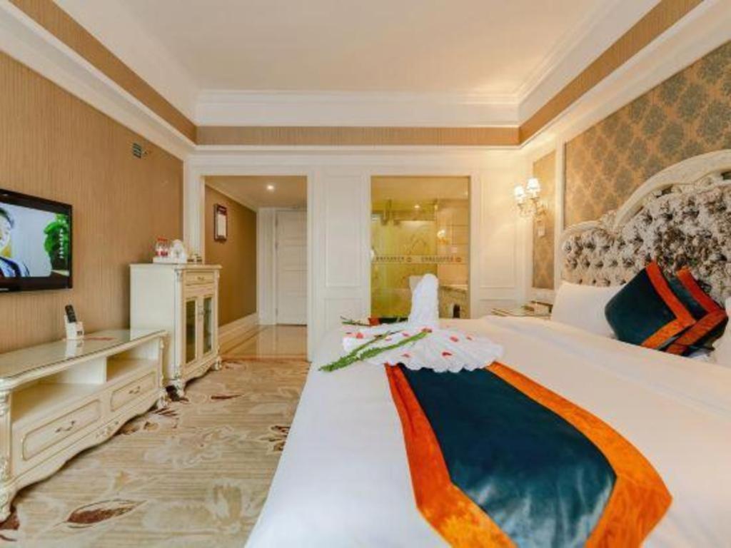 Chengdu French Theme Gold Palace Экстерьер фото