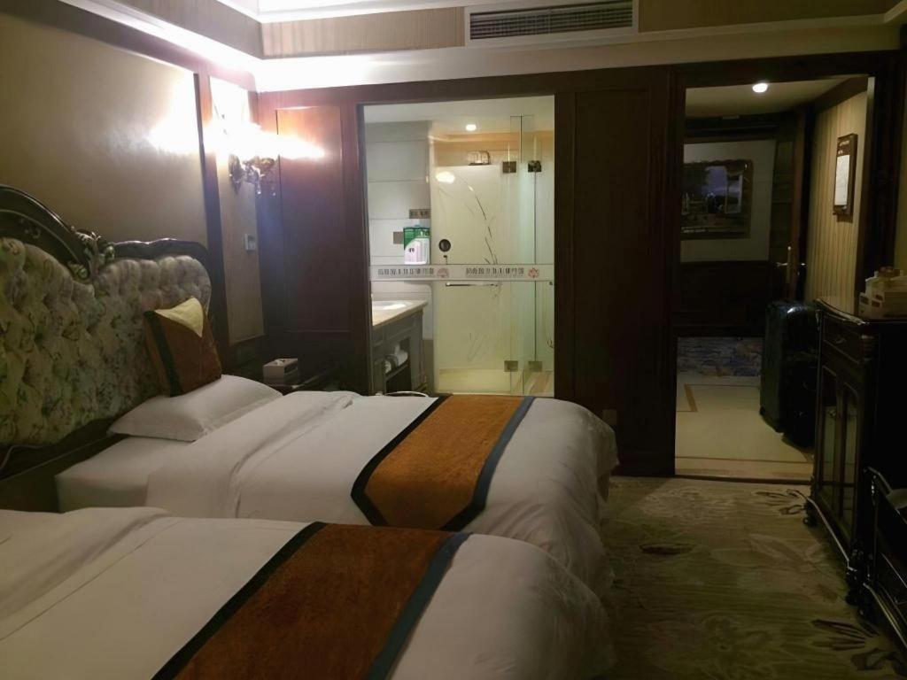 Chengdu French Theme Gold Palace Экстерьер фото