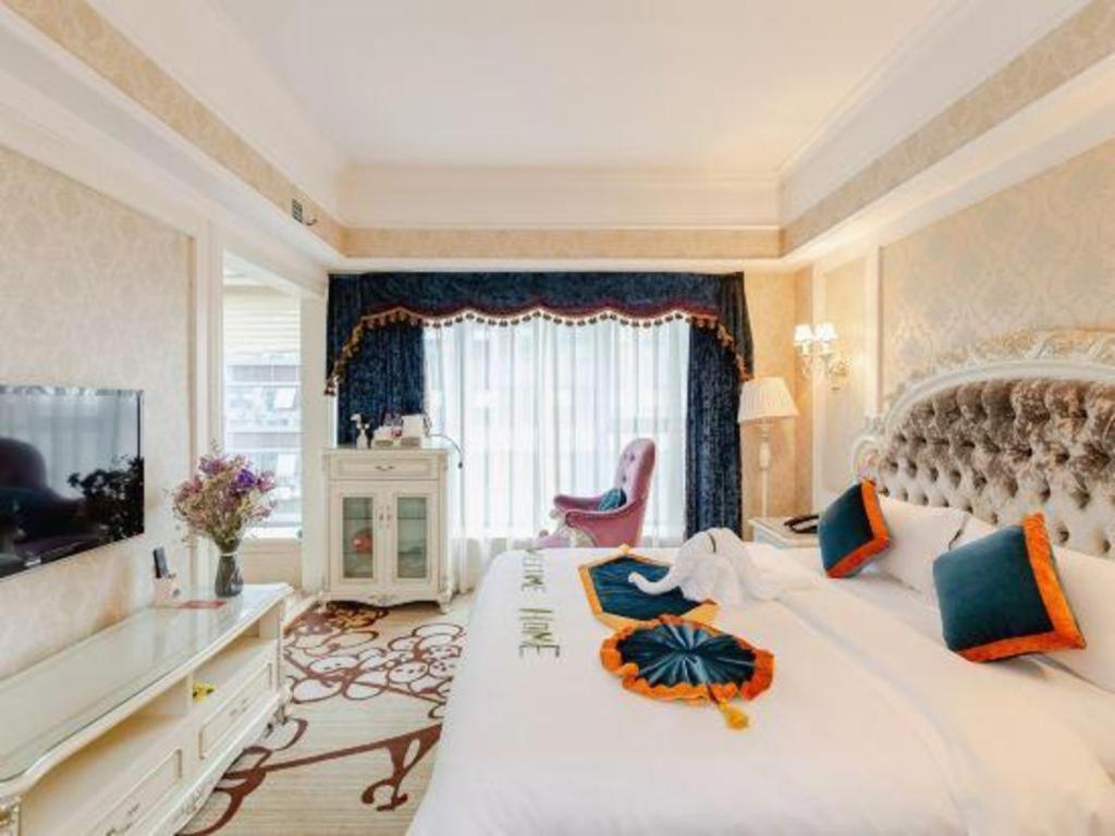 Chengdu French Theme Gold Palace Экстерьер фото