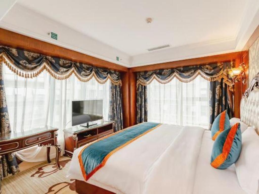 Chengdu French Theme Gold Palace Экстерьер фото