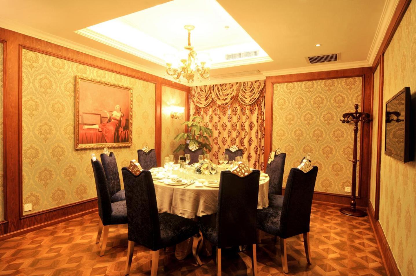Chengdu French Theme Gold Palace Экстерьер фото